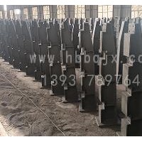广东铸铁防撞护栏支架厂家|河北泊泉机械制造制造铸铁护栏支架